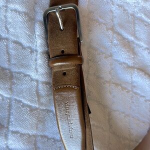 Men’s Vineyard Vines brown suede/leather belt. Size 34”.